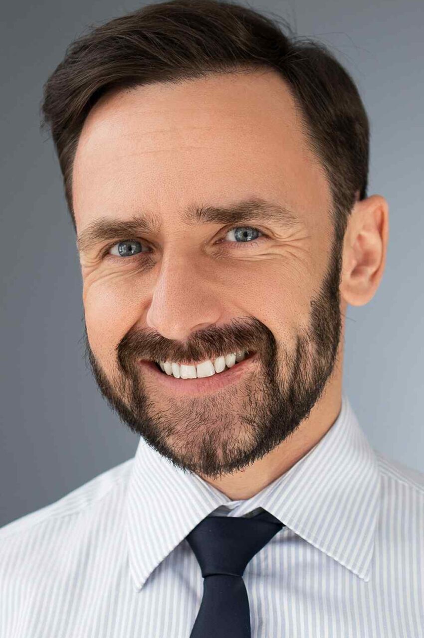 https://tgvcc.hoteltravis.com/wp-content/uploads/2019/02/team_01-850x1280.jpg